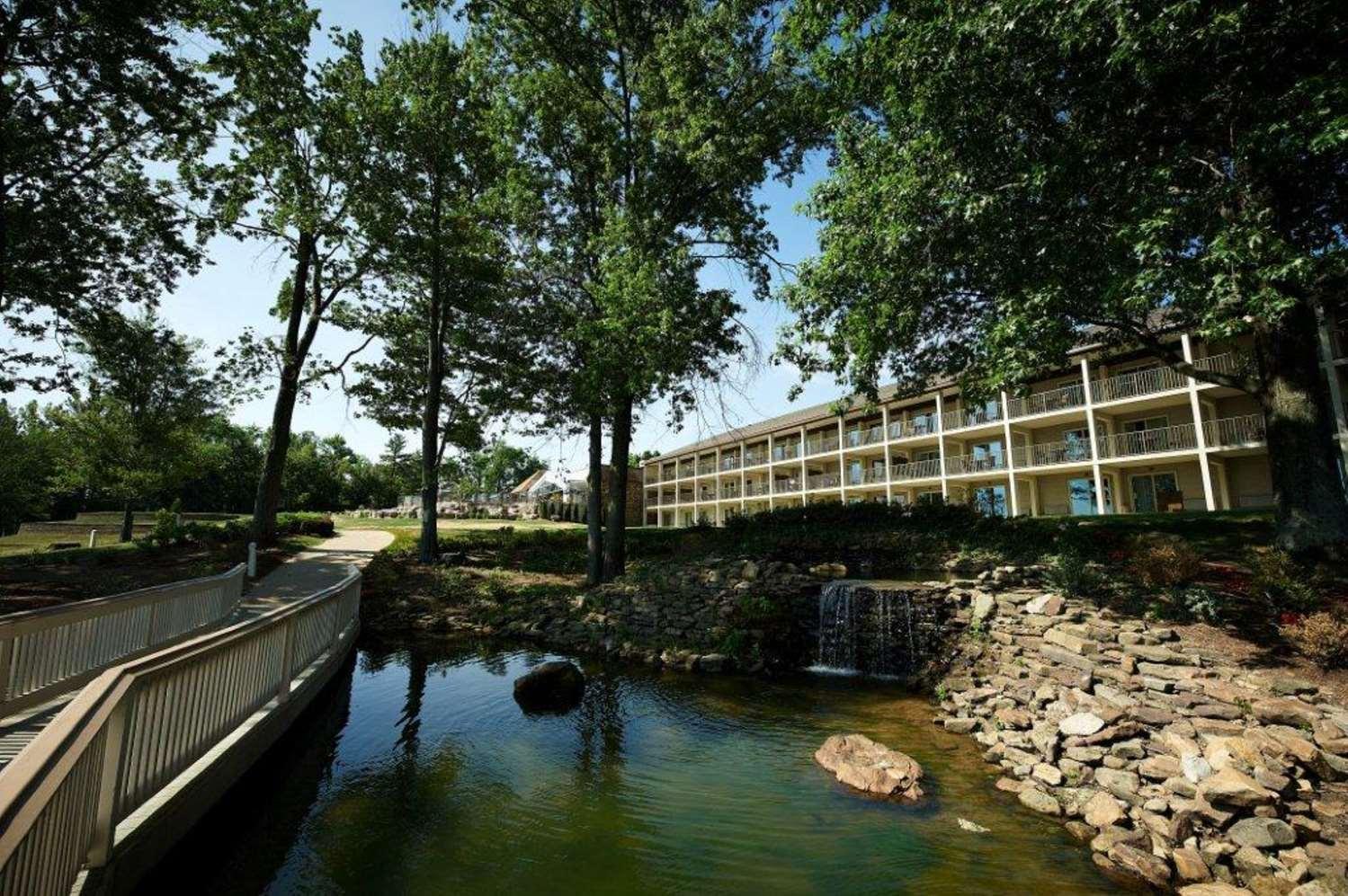 Fourwinds Lakeside Inn & Marina Bloomington Buitenkant foto